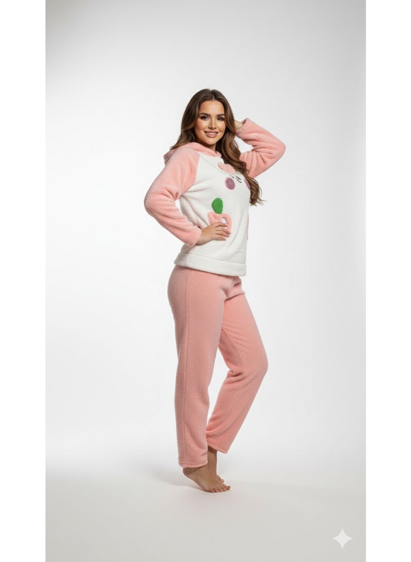 مانيكان - بيجامة شتوية نسائية قطعتين، قماش تيدي فائق النعومة بملمس القطن الدافئ، تصميم أرنب مع غطاء رأس، وردي وأبيض. - Image 2